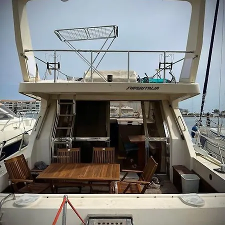 Ботель Bateau Moteur Tout Confort *